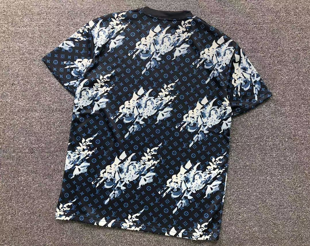 Louis Vuitton 79 L⭐ T-SHIRT 311120332 (Im 170Cm 57Kg I Wear Size M In The Phot) - Image 10