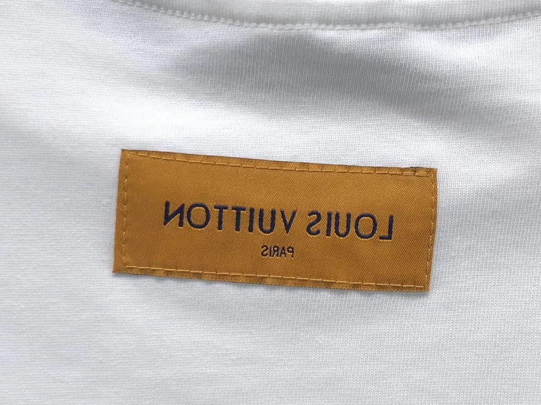 Louis Vuitton 126 L⭐ T-SHIRT 214011436 (Im 170Cm 60Kg I Wear Size S In The Phot) - Image 13
