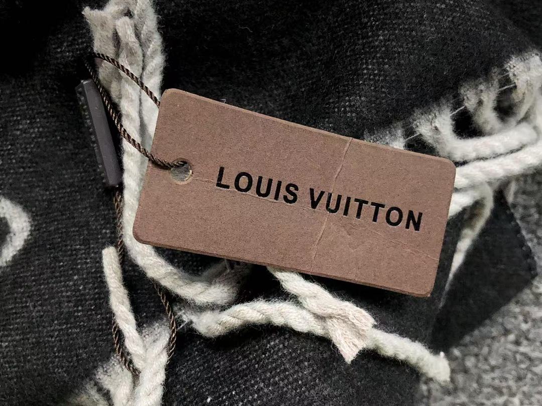 Louis Vuitton 95 L⭐ SCARF 560507102 (Long 176CM* Wide 65CM*) - Image 17