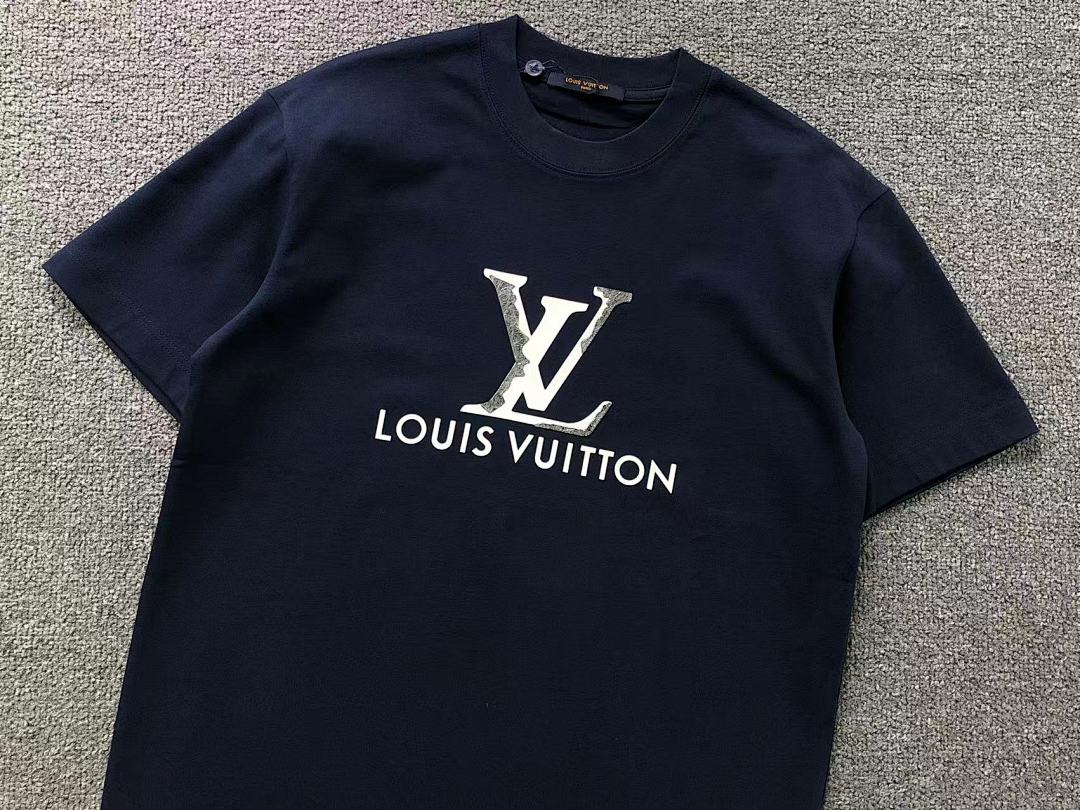 Louis Vuitton 115 L⭐ T-SHIRT 3201120121 (Im 170Cm 60Kg I Wear Size M In The Phot) - Image 12