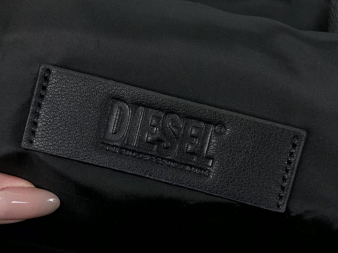 Diesel 198 DIESEL BAG 111261475 (Long 19CM* Wide 9CM* High 27CM) - Image 26
