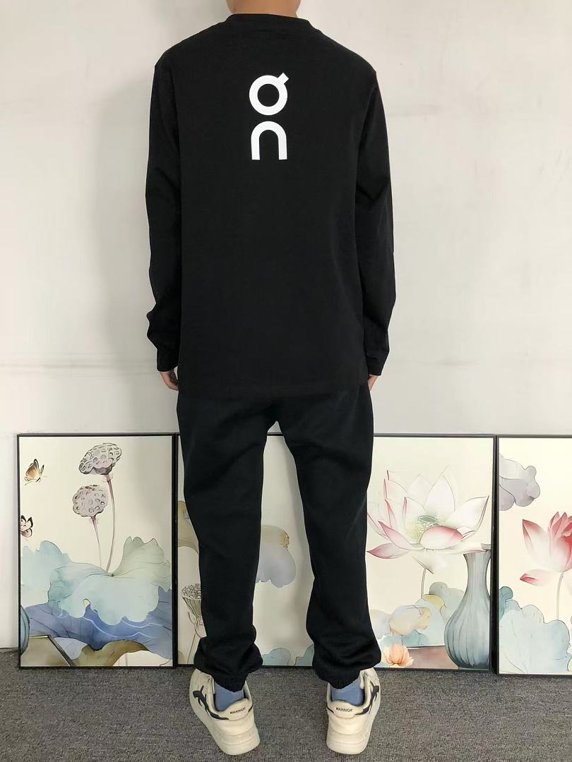 On Running 135 ON LONG SLEEVED 2208081004 (Im 170Cm 60Kg I Wear Size XL In The Phot) - Image 4