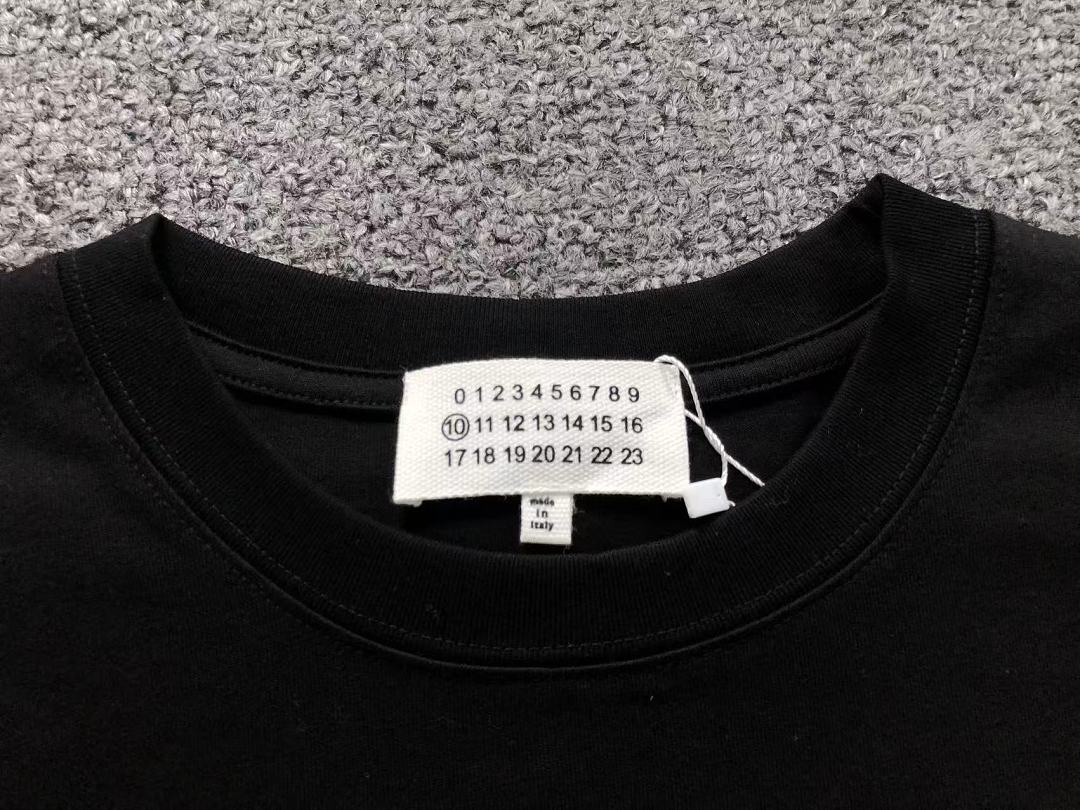 On Running 82 MAISON MARGIELA T-SHIRT 5208210386 (Im 170Cm 60Kg I Wear Size 46 In The Phot) - Image 21