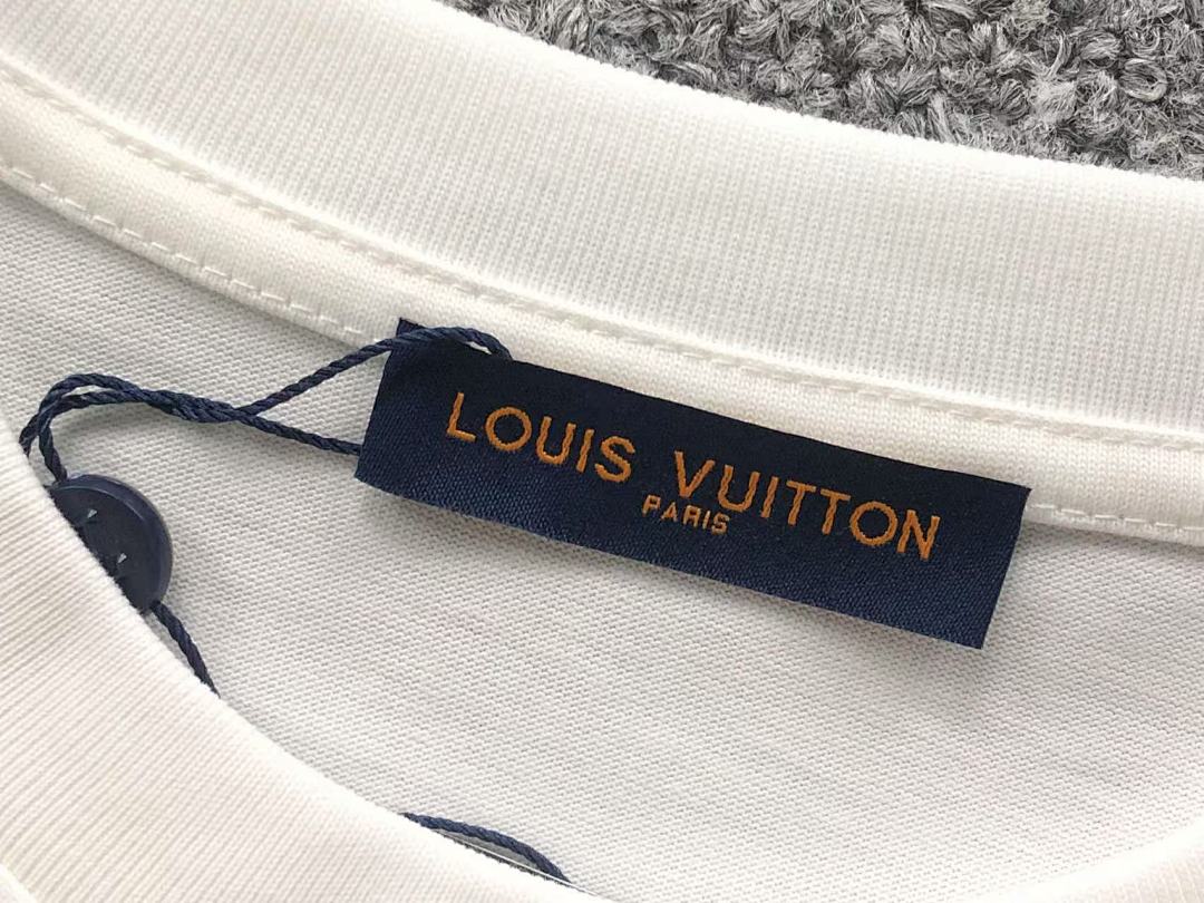 Louis Vuitton 115 L⭐ T-SHIRT 41062607126 (Im 170Cm 60Kg I Wear Size XS In The Phot) - Image 15