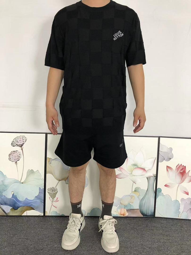 Louis Vuitton 135 L⭐ T-SHIRT 3112110321 (Im 170Cm 60Kg I Wear Size L In The Phot) - Image 3