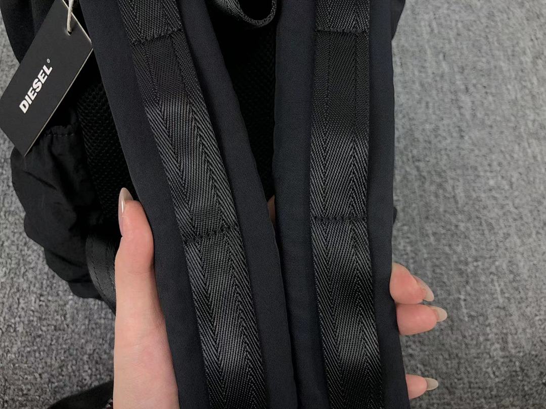 Diesel 198 DIESEL BAG 111261475 (Long 19CM* Wide 9CM* High 27CM) - Image 22