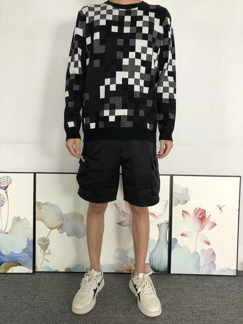 Louis Vuitton 208 L⭐ SWEATER 3208160221 (Im 170Cm 60Kg I Wear Size M In The Phot) - Image 3