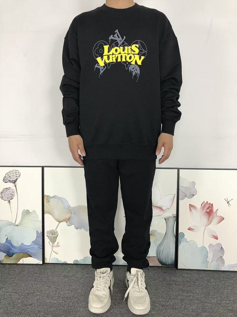 Louis Vuitton 165 L⭐ HOOFIE 5111405147 (Im 170Cm 60Kg I Wear Size M In The Phot) - Image 3