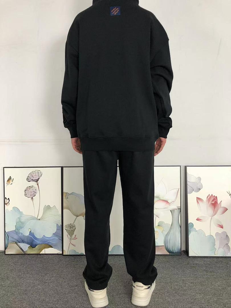 Louis Vuitton 195 L⭐ HOODIE 1111031552 (Im 170Cm 60Kg I Wear Size M In The Phot) - Image 4