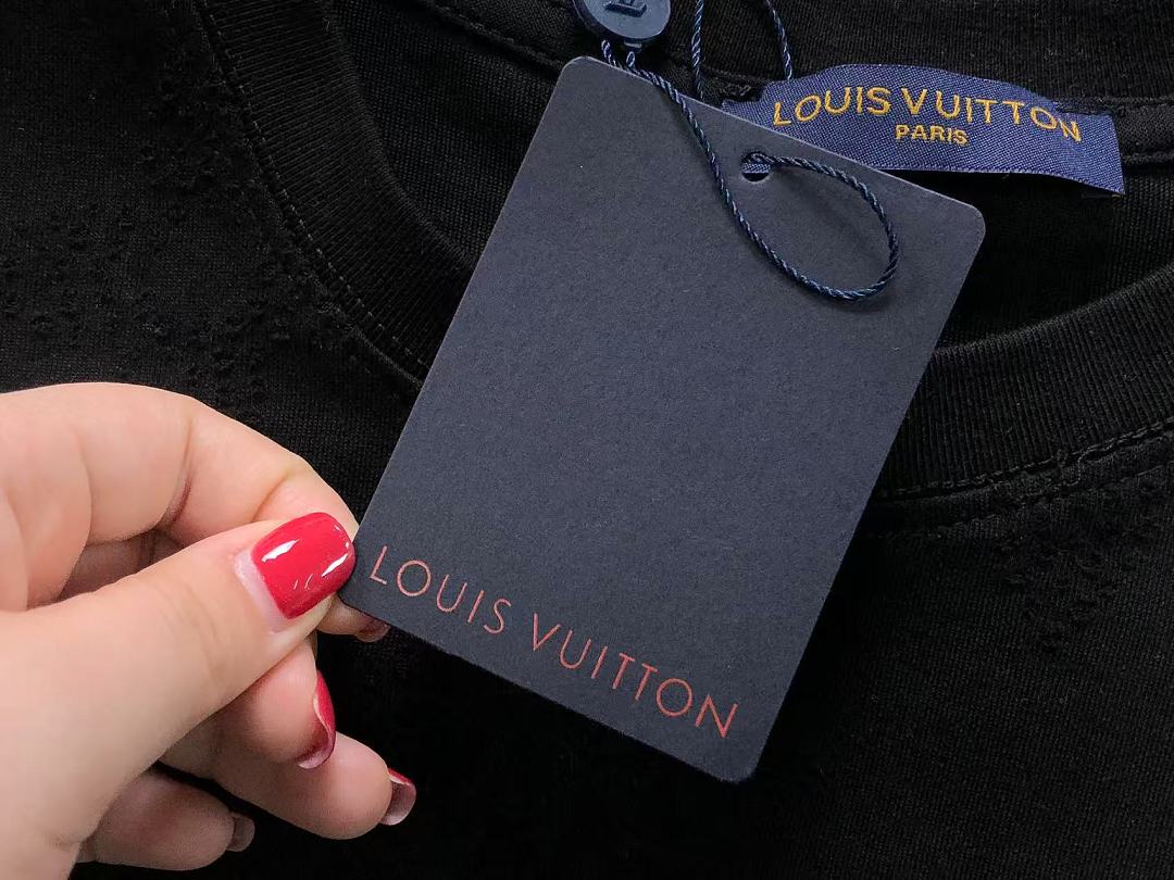 Louis Vuitton SHORTS L⭐ T-SHIRT - Image 19
