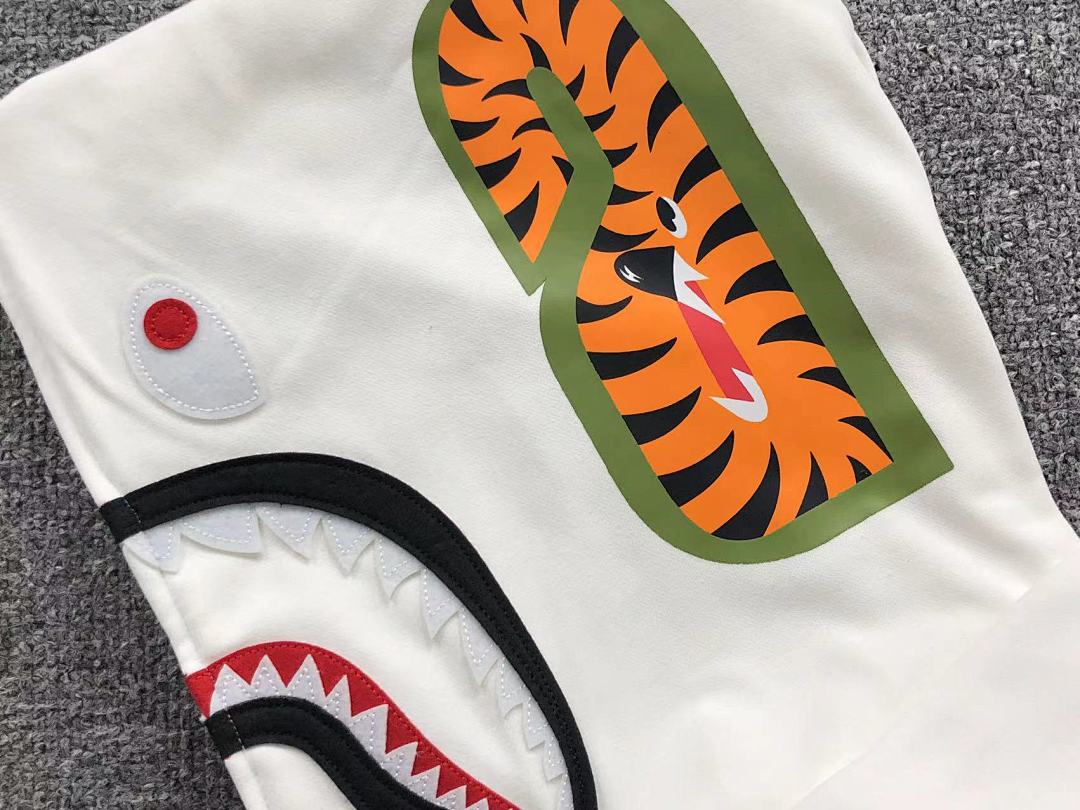 Bape 298 BAPE HOODIE 312200211 (Im 170Cm 57Kg I Wear sizeM In The Phot) - Image 19