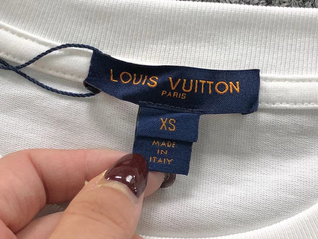 Louis Vuitton 108 L⭐ T-SHIRT 582602126 (Im 170Cm 60Kg I Wear Size XS In The Phot) - Image 13
