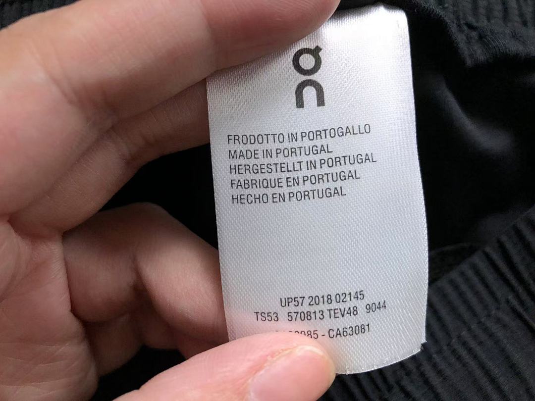 On Running 128 ON T-SHIRT - Image 19