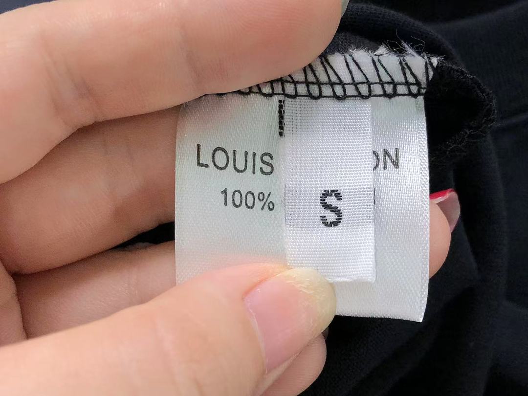 Louis Vuitton SHORTS 158 L⭐ T-SHIRT 2208020415 (Im 170Cm 60Kg I Wear Size S In The Phot) - Image 20