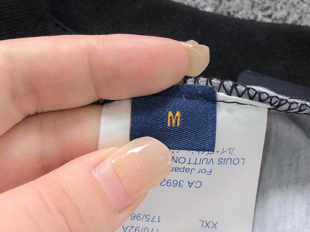 Louis Vuitton 78 L⭐ T-SHIRT 5240206100 (Im 170Cm 60Kg I Wear Size M In The Phot) - Image 13