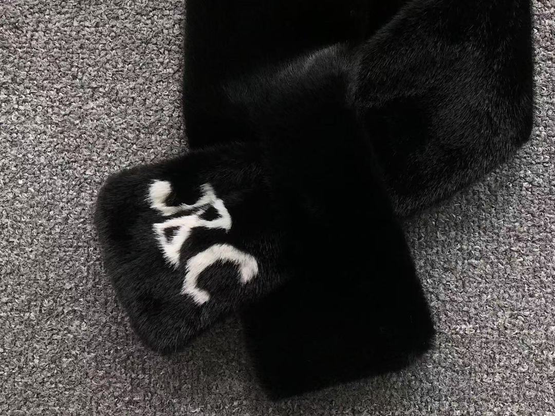 Celine 118 C⭐L⭐⭐E SCARF - Image 17