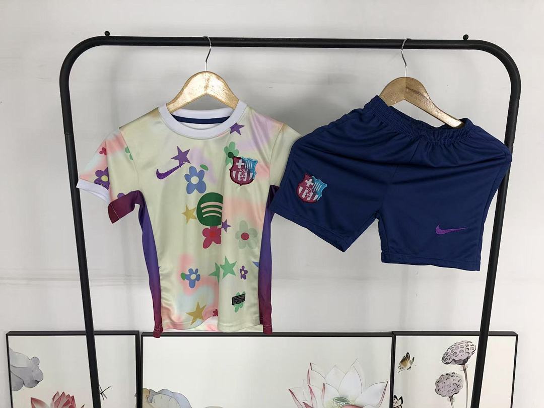 Chanel 75 FOOTBALL T-SHIRT SHORTS - Image 35