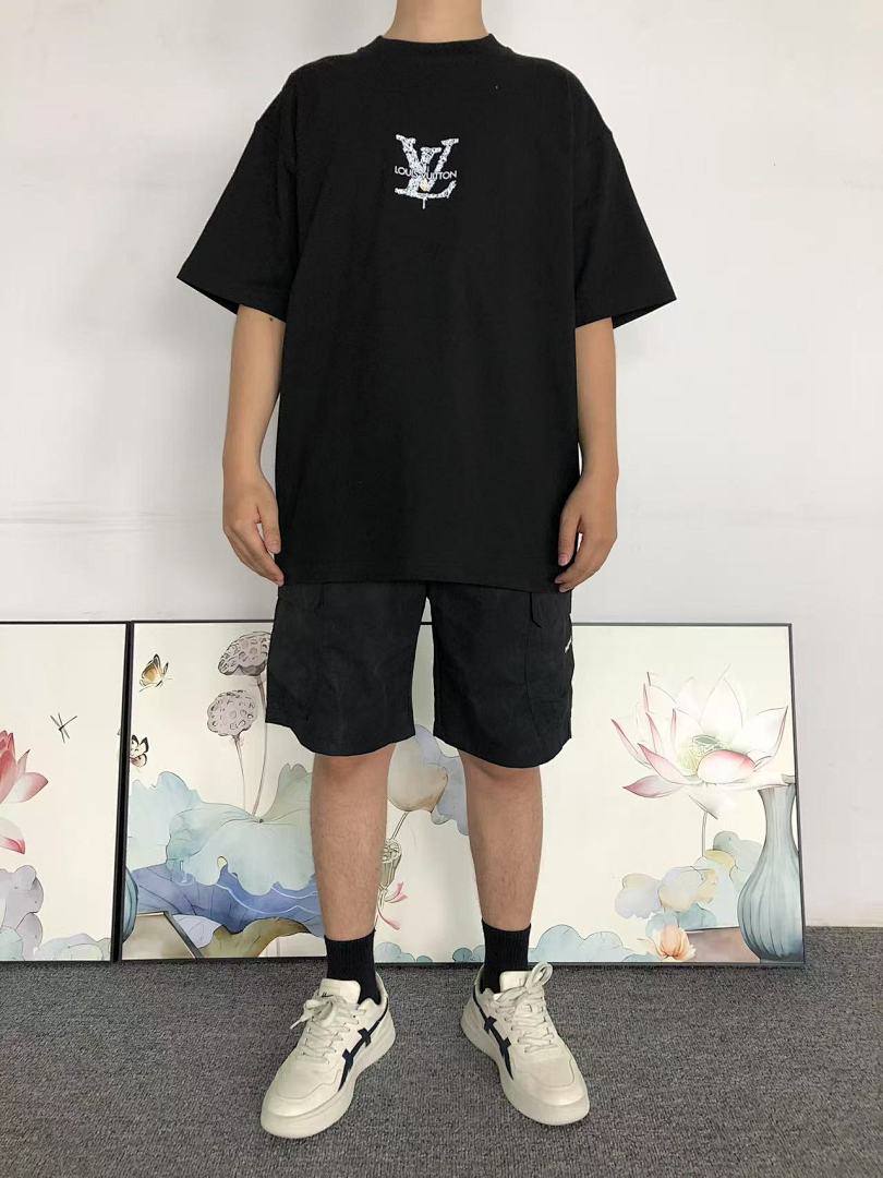 Louis Vuitton 108 L⭐T-SHIRT 41081901133 (Im 170Cm 60Kg I Wear Size XL In The Phot) - Image 3