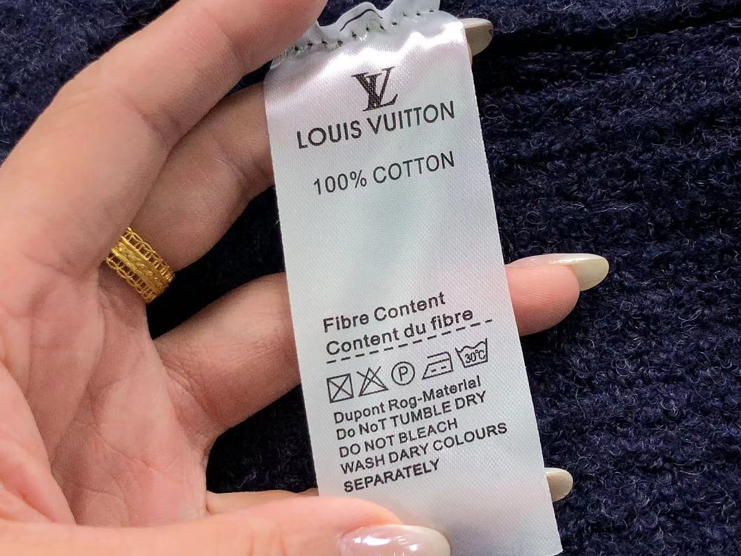 Louis Vuitton 178 L⭐ SWEATER 42080606146 (Im 170Cm 60Kg I Wear Size M In The Phot) - Image 15