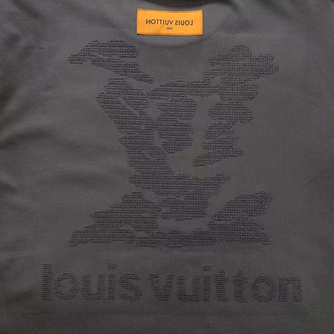 Louis Vuitton 118 L⭐ T-SHIRT 11122004137 (Im 170Cm 60Kg I Wear Size M In The Phot) - Image 12
