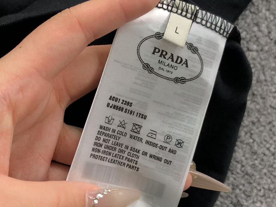 Prada 108 P⭐A⭐A T-SHIRT 505281070 (Im 170Cm 60Kg I Wear Size L In The Phot) - Image 17