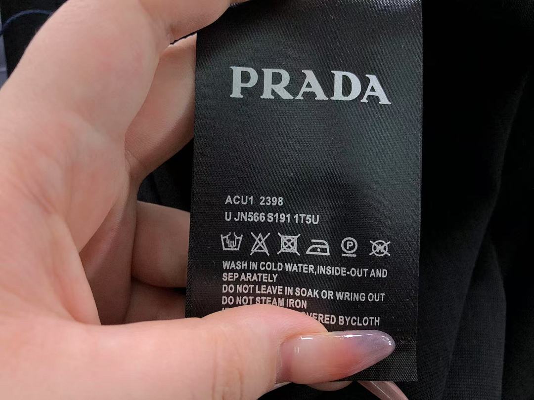 Prada 115 P⭐A⭐A T-SHIRT 1106133860 (Im 170Cm 60Kg I Wear Size S In The Phot) - Image 22