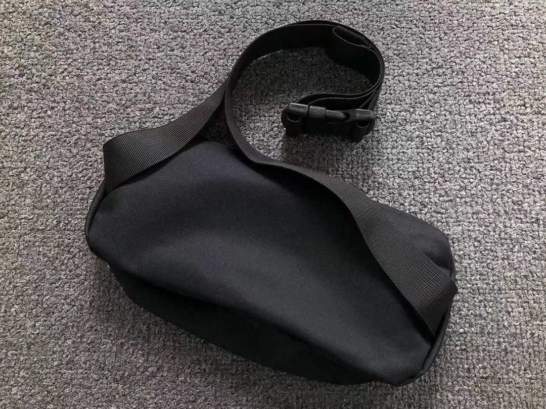 Adidas 72 A⭐I⭐AS BAG 127240943 (Long 26CM* Wide 5CM* High 14CM) - Image 6