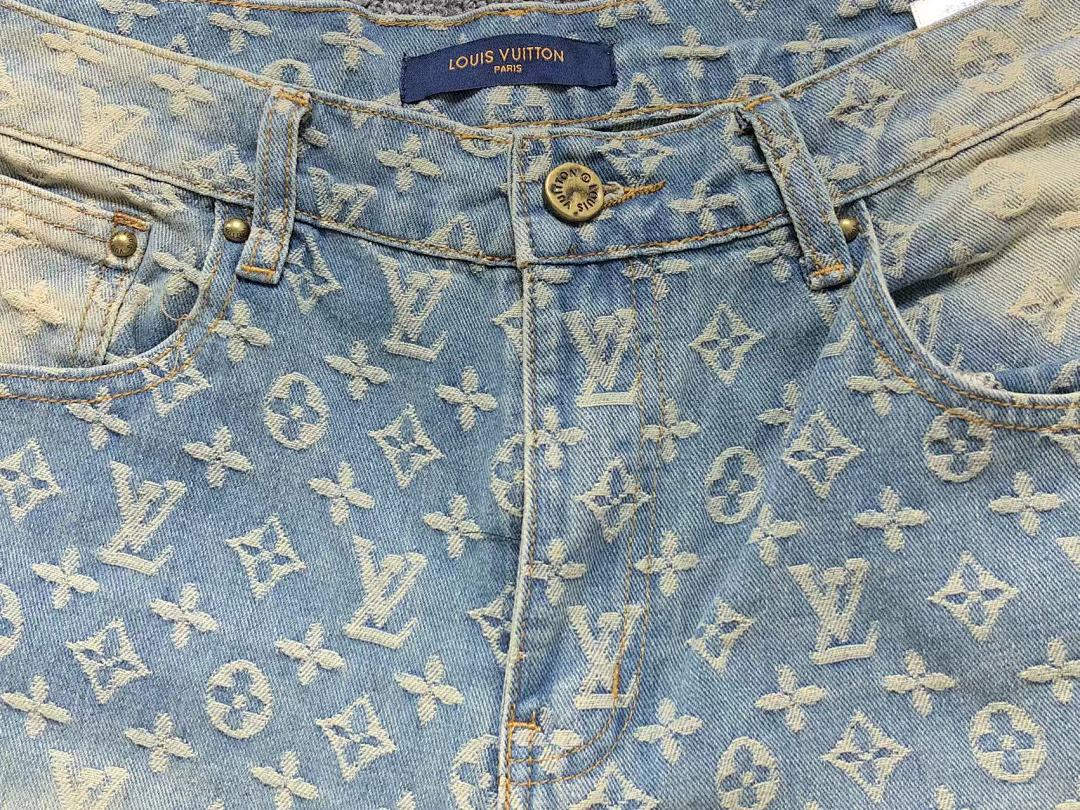 Louis Vuitton 208 L⭐ - Image 15