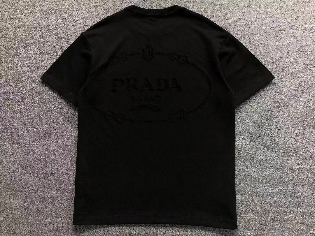 Prada SHORTS P⭐A⭐A T-SHIRT - Image 12