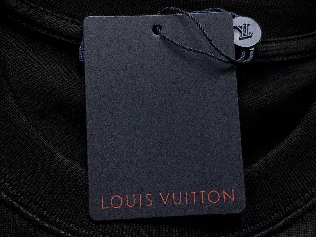 Louis Vuitton 85 L⭐ T-SHIRT 125210332 (Im 170Cm 60Kg I Wear Size M In The Phot) - Image 17