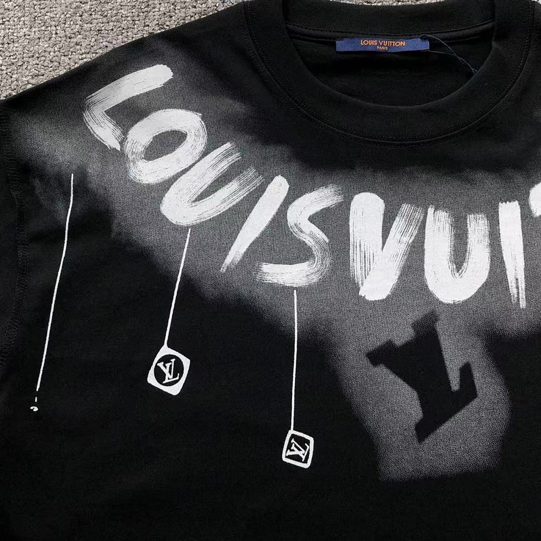 Louis Vuitton 118 L⭐ T-SHIRT 1102200352 (Im 170Cm 57Kg I Wear Size XS In The Phot) - Image 10