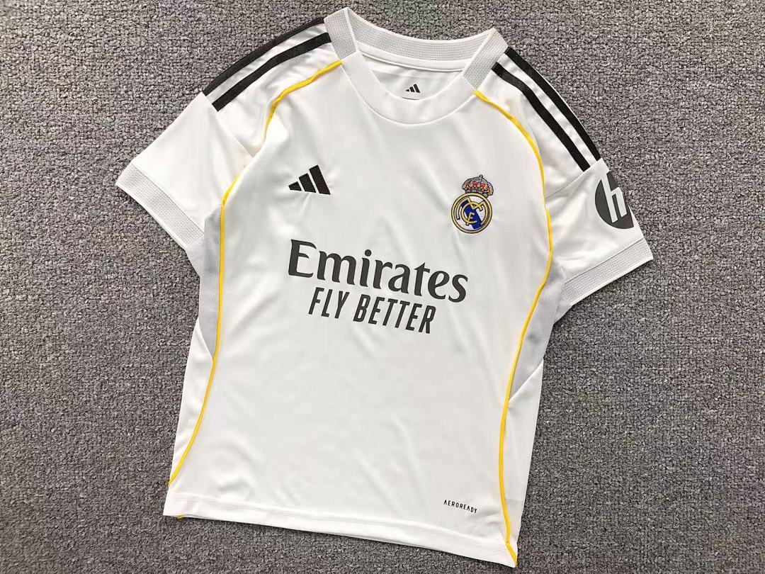 Chanel 75 FOOTBALL T-SHIRT SHORTS - Image 7