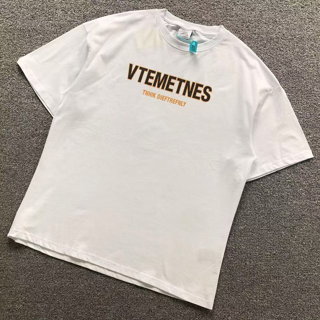Vetements 88 VETEMENTS T-SHIRT 41091602145 (Im 170Cm 60Kg I Wear Size S In The Phot)