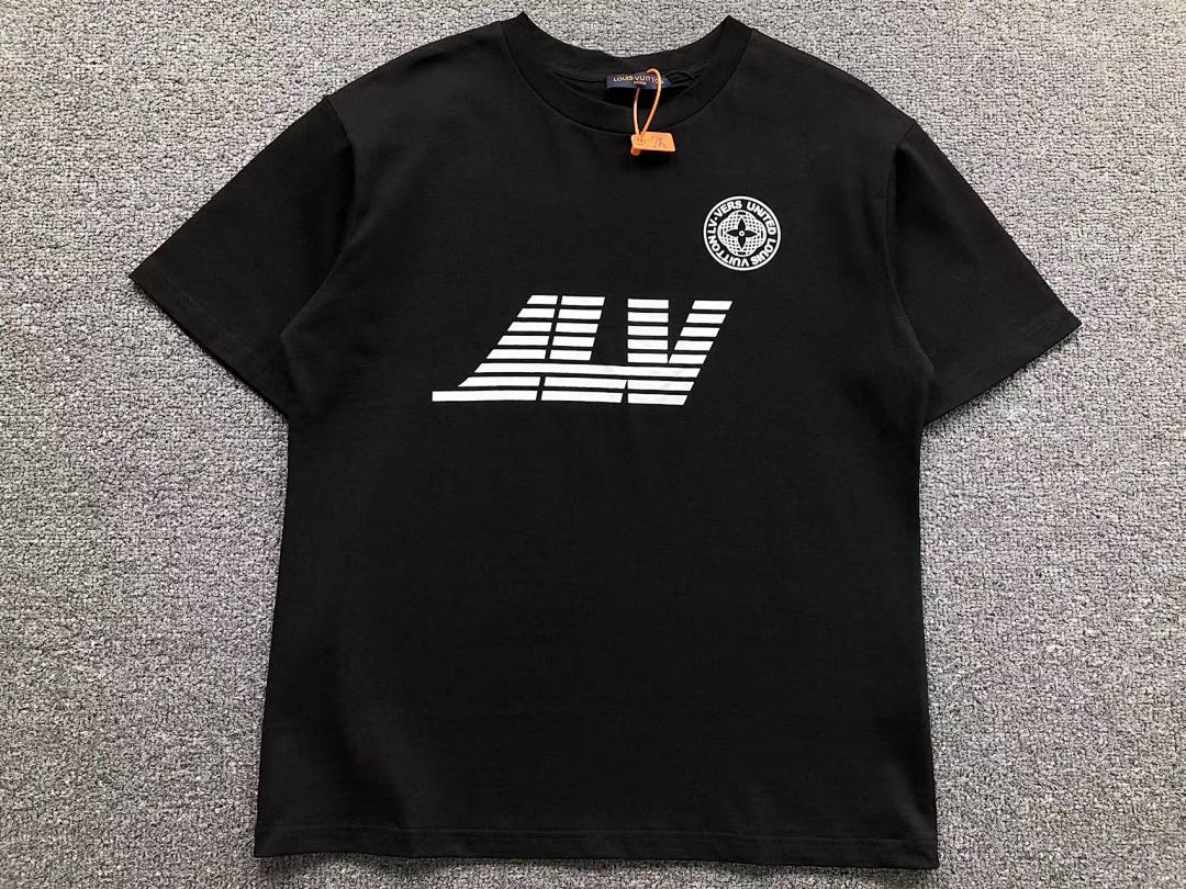 Louis Vuitton 115 L⭐ T-SHIRT 214011736 (Im 170Cm 55Kg I Wear Size S In The Phot) - Image 5