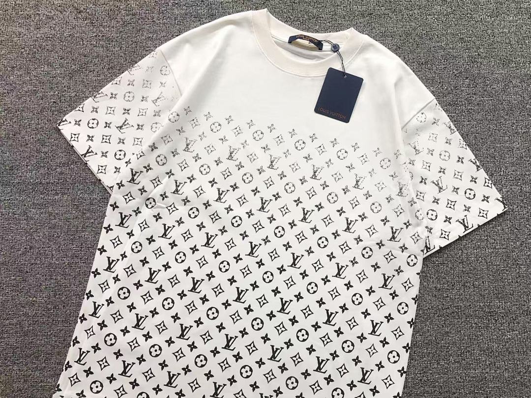 Louis Vuitton 118 L⭐ T-SHIRT 3203120321 (Im 170Cm 60Kg I Wear Size M In The Phot) - Image 9