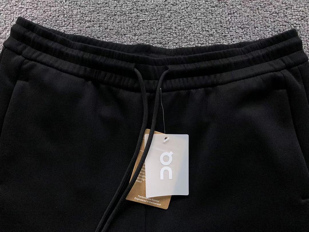 On Running 228 ON HOODIE - Image 40