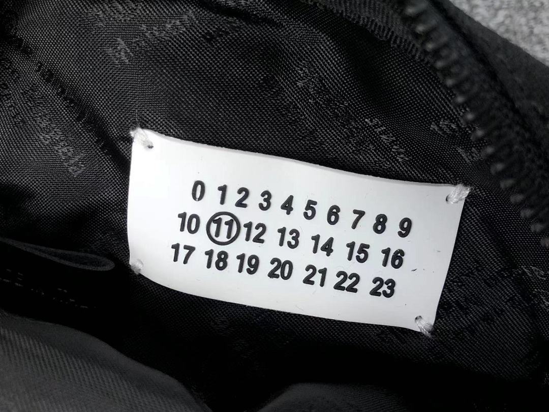On Running 116 MAISON MARGIELA BAG 272262 (Long 19CM* Wide 6CM* High 24CM) - Image 27