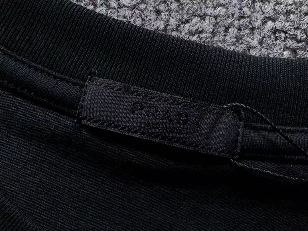 Prada 125 P⭐A⭐A T-SHIRT 2208034415 (Im 170Cm 60Kg I Wear Size S In The Phot) - Image 17