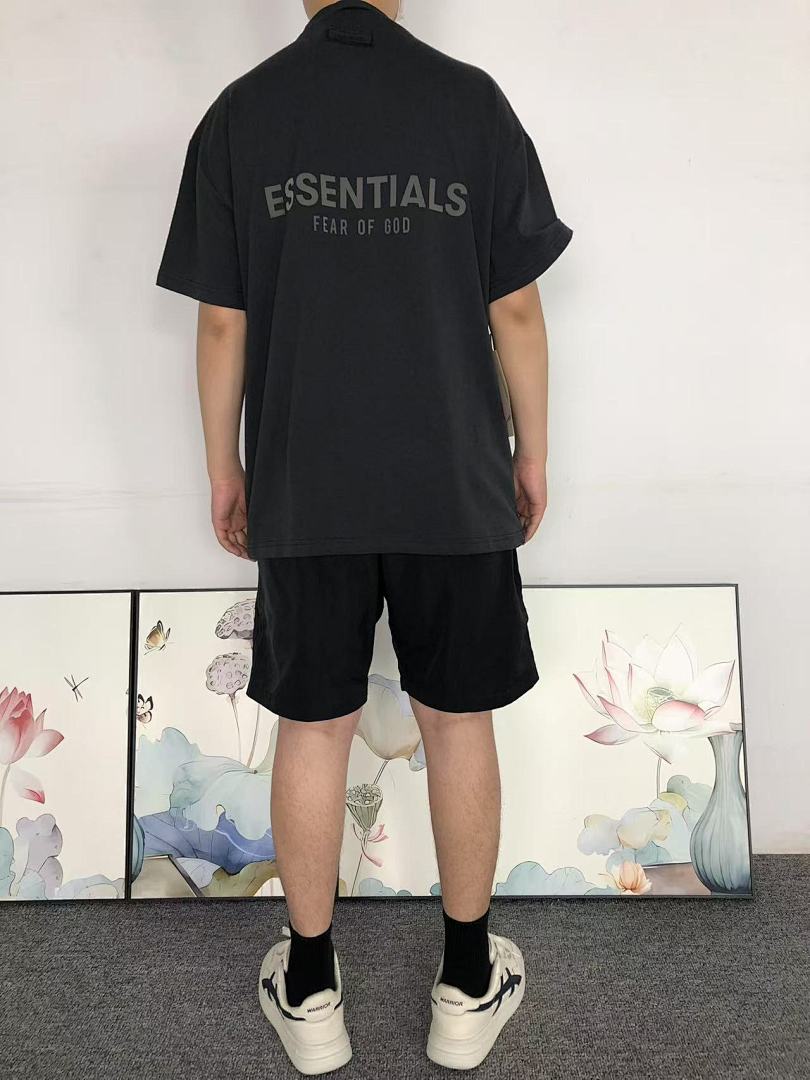 Fear of God 85 FOG T-SHIRT 1108111051 (Im 170Cm 60Kg I Wear Size M In The Phot) - Image 4