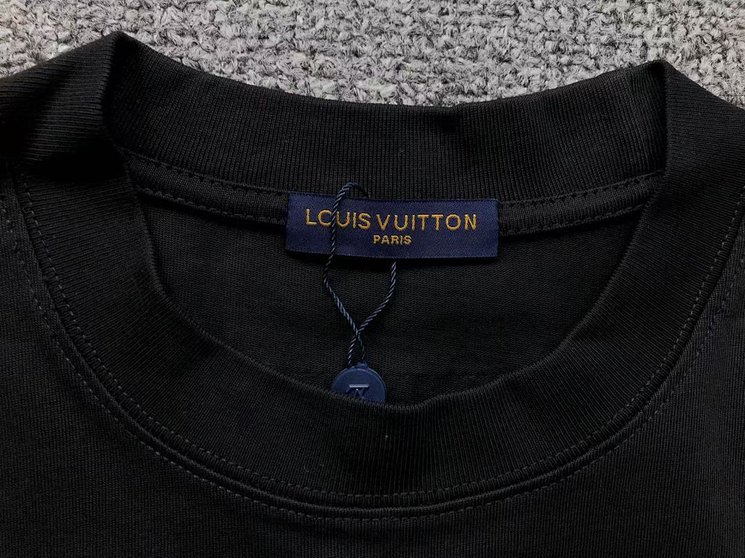 Louis Vuitton 95 L⭐ T-SHIRT 57114181 (Im 170Cm 60Kg I Wear Size M In The Phot) - Image 17