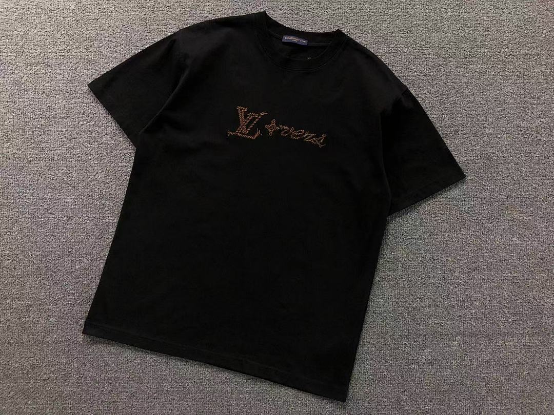 Louis Vuitton 115 L⭐ T-SHIRT 41072403133 (Im 170Cm 60Kg I Wear Size M In The Phot) - Image 12