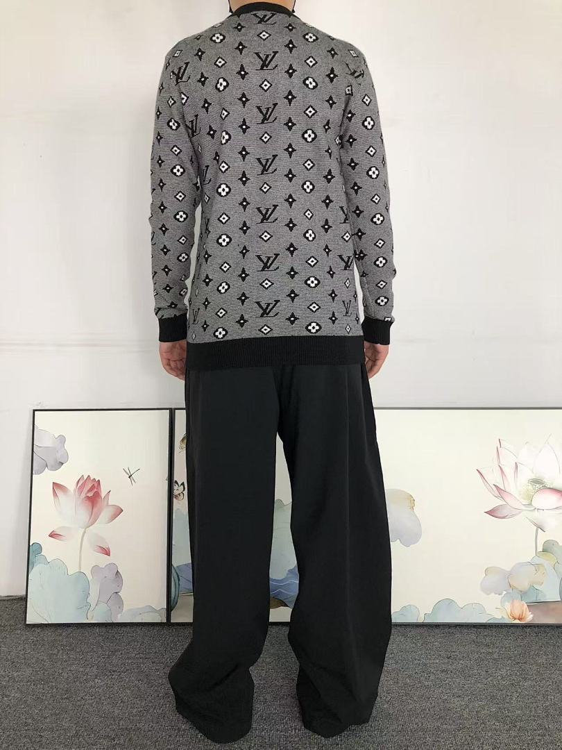 Louis Vuitton 208 L⭐ SWEATER 3108133321 (Im 170Cm 60Kg I Wear Size XL In The Phot) - Image 4
