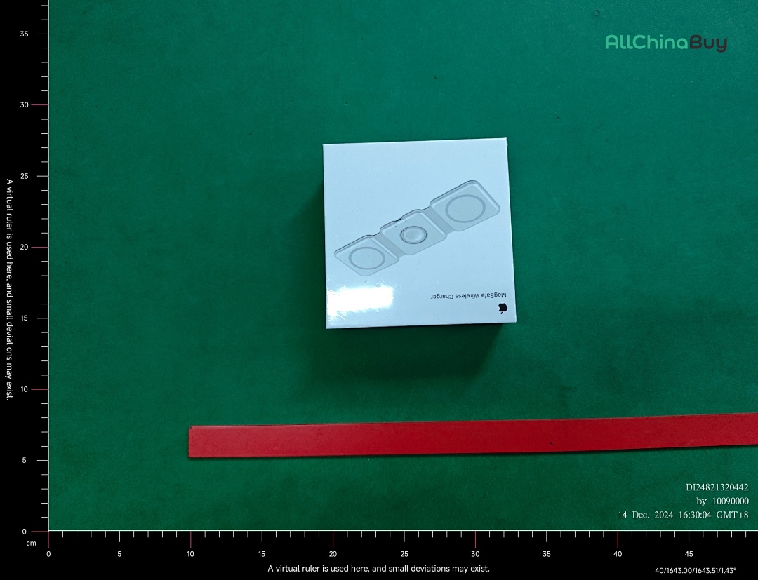On Running MagSafe Wireless Charger - Image 4