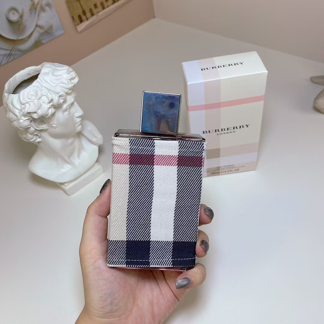 Other Burberry Flower And Her - Image 37