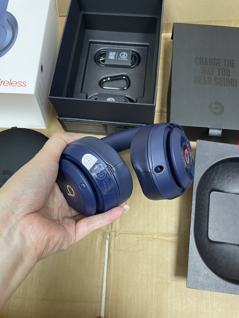 On Running Studio3 Wireless - Image 12