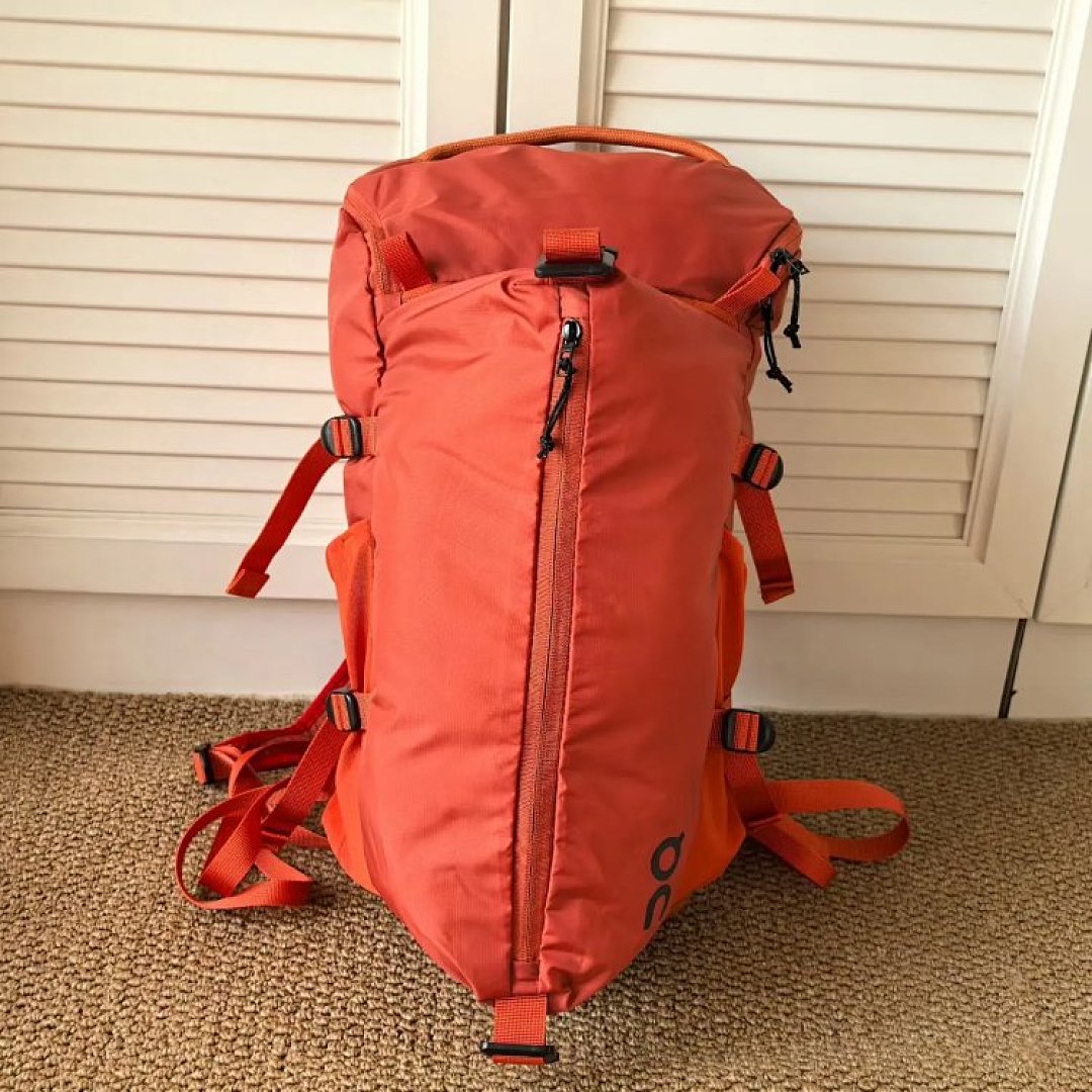 BAG On 18L Large Main Compartment Dual-Shoulder Backpack For Commuting, Outdoor And Mountaineering Use - Image 10