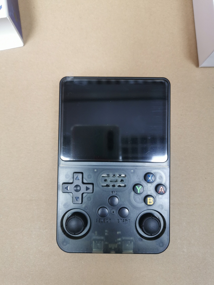 On Running Game Machine R36S With 20000+ - Image 19