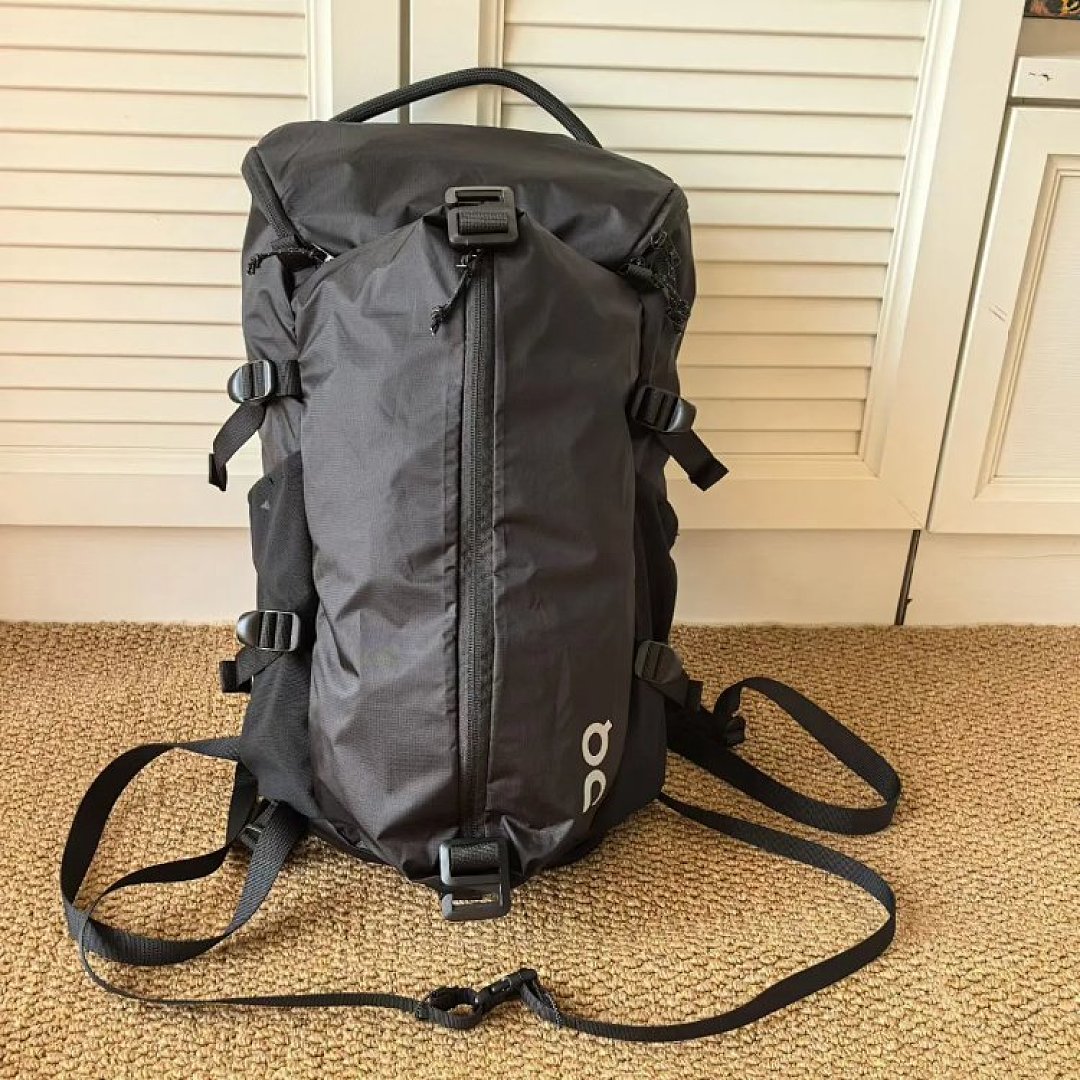 BAG On 18L Large Main Compartment Dual-Shoulder Backpack For Commuting, Outdoor And Mountaineering Use - Image 12