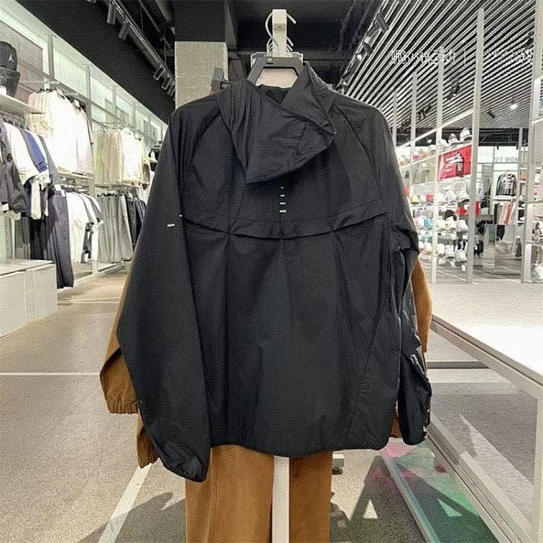 Christian Louboutin NI.KE Men's Sport Casual Sun Protection Training Running Hooded Jacket - Image 4