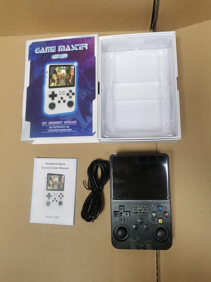 On Running Game Machine R36S With 20000+ - Image 5